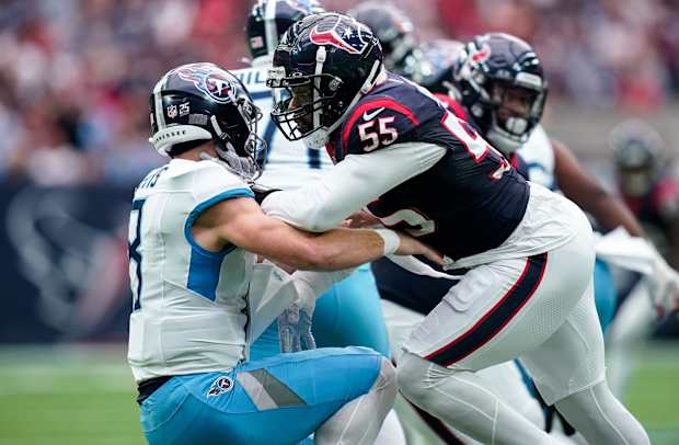 TitansWillLevisSackedHoustonTexans